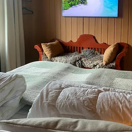 Semesterbostad Cozy With Warm Designs In *